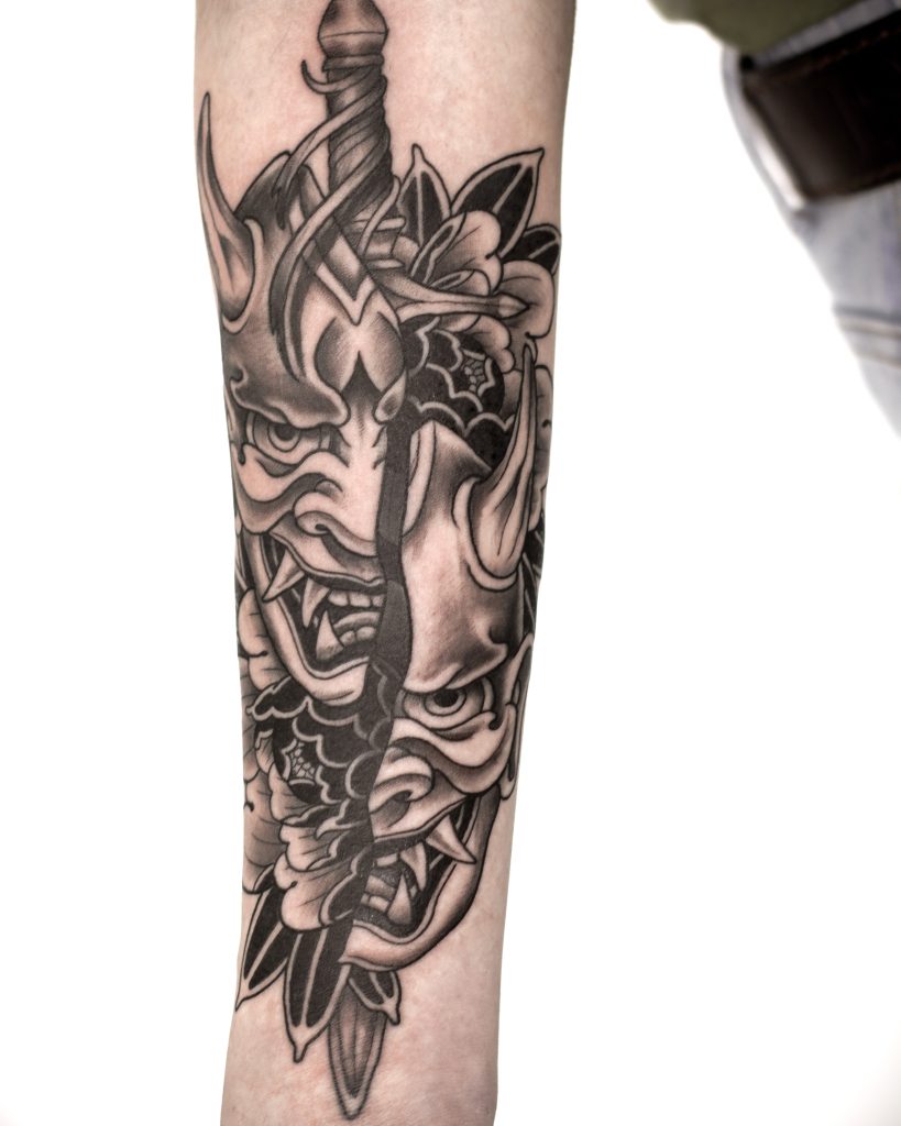 Фотография из портфолио тату-мастера Евгения Ярускина — Black Circle Tattoo