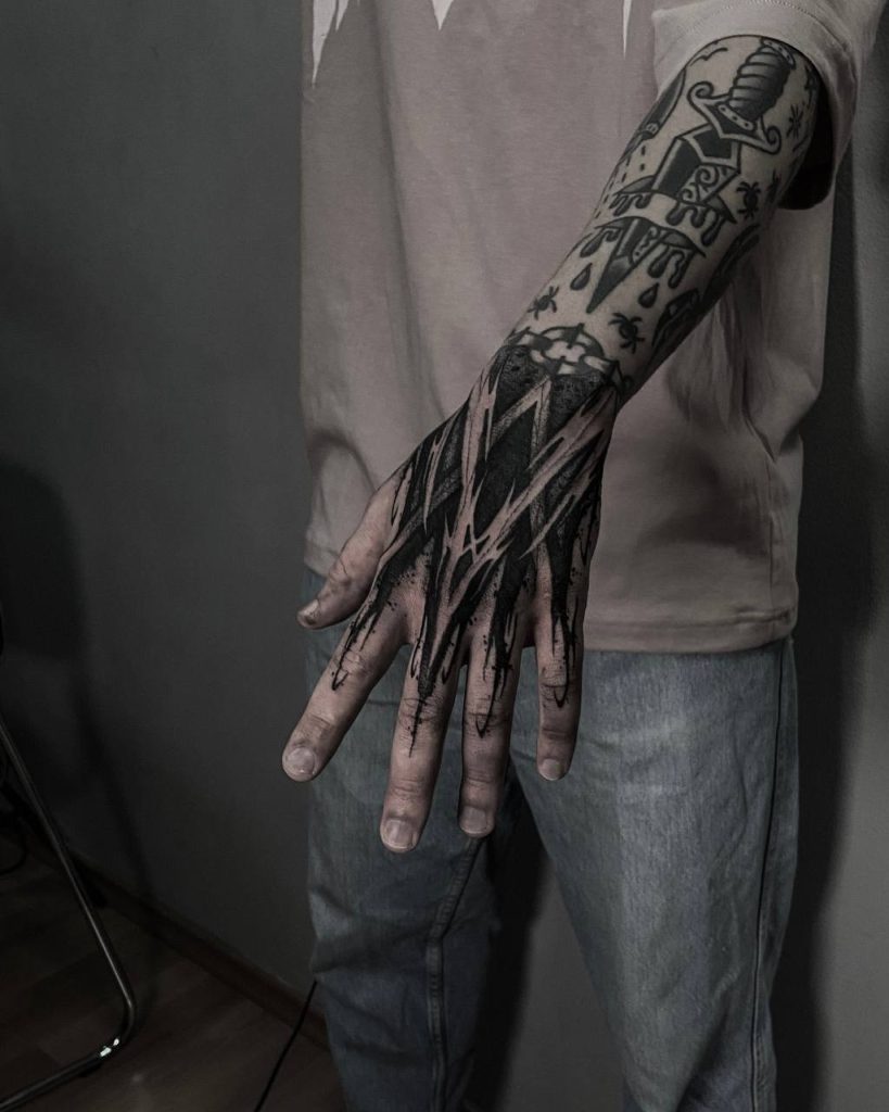 Фотография из портфолио тату-мастера Вани Смирнова — Black Circle Tattoo